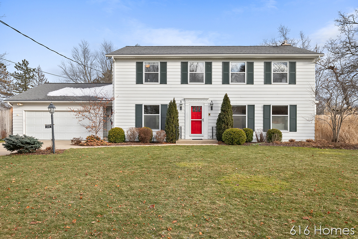 1114 Idema Dr SE, East Grand Rapids, MI 49506